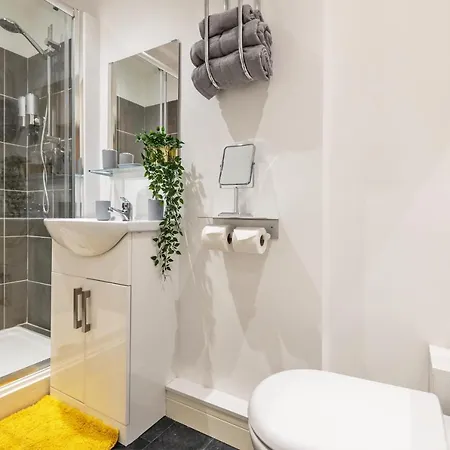Apartment Modern 2 Bedroom Luxury *