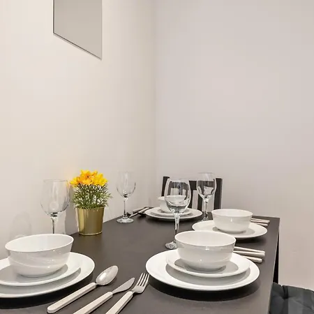Modern 2 Bedroom Luxury *