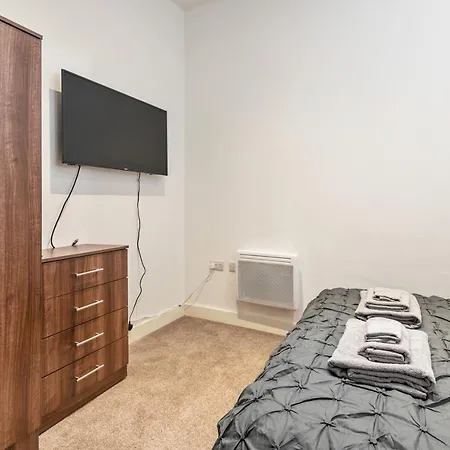 Apartment Modern 2 Bedroom Luxury *